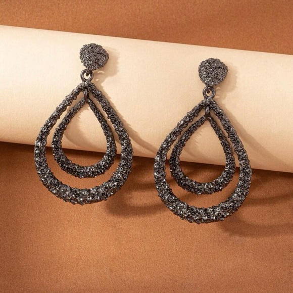 Water Drop Earrings - Picture 2 of 5